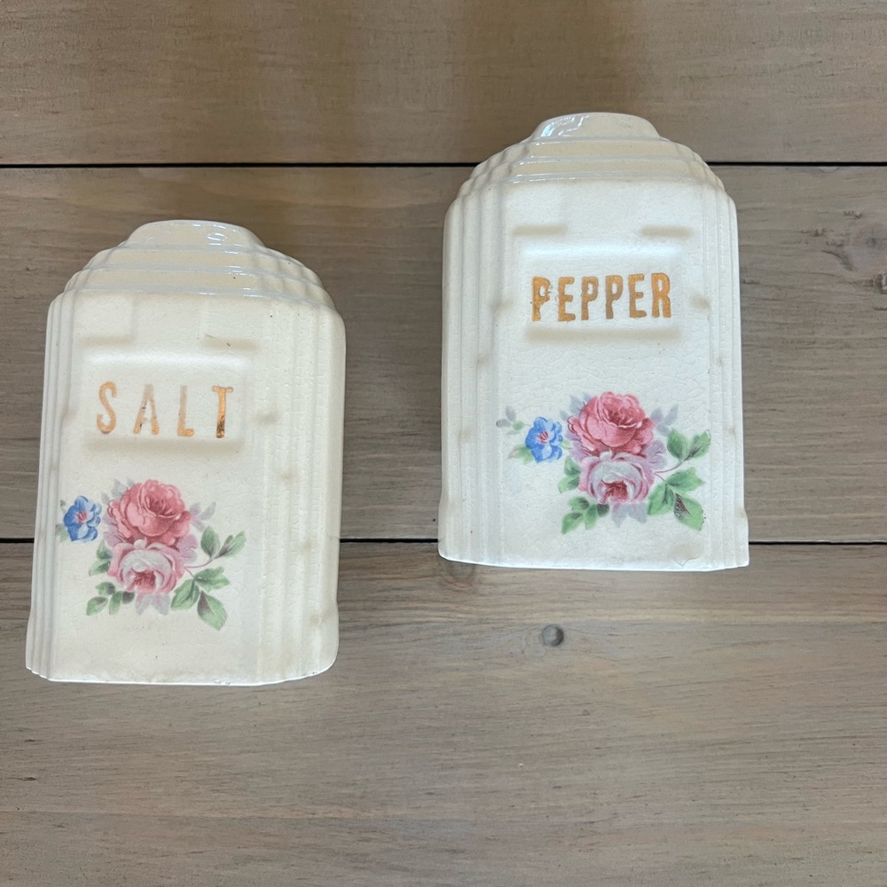 Floral Salt and Pepper Shakers Vintage